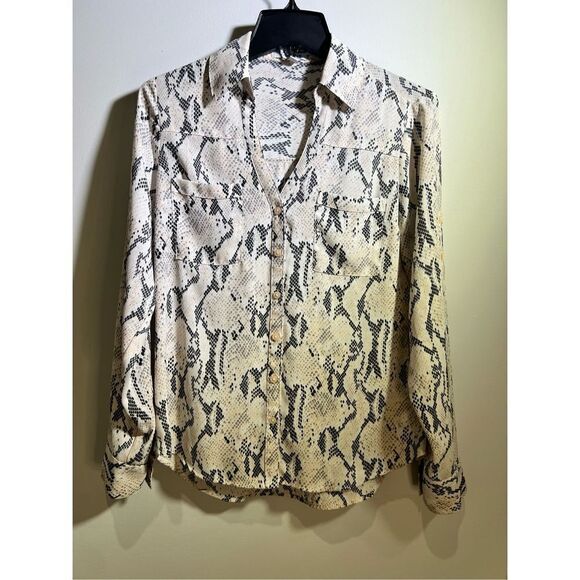 Women’s Express size XS long sleeve career, formal button down shirt - Picture 1 of 4